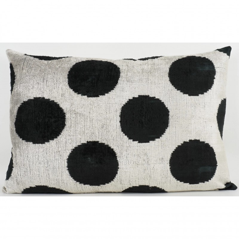 IKAT SILK UNIQUE BLACK DOT Q9     - CUSHIONS